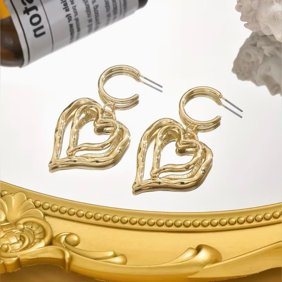 Double Layered Heart Dangle Earrings Hammered Brutalist Look Modern New - Picture 2 of 6